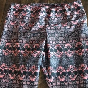Pink and black skull yoga leggings